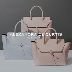Alexandra De Curtis